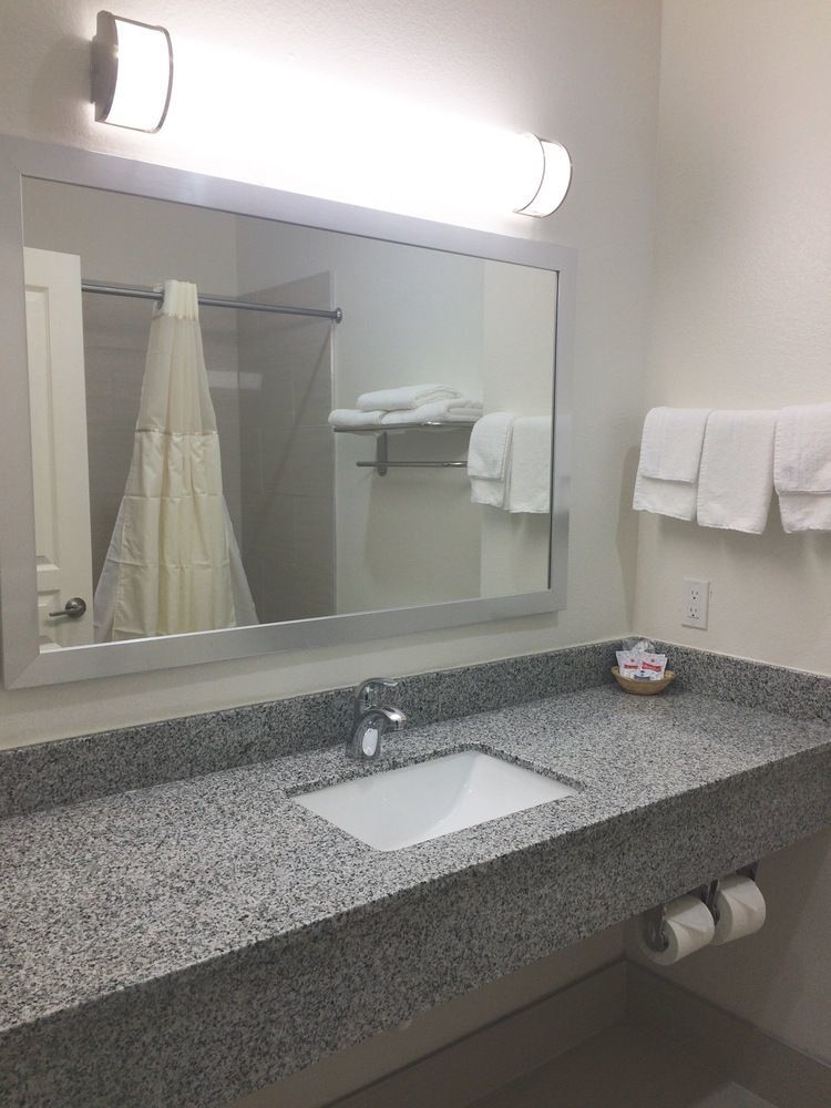 Scottish Inn & Suites - คอนโร ภายนอก รูปภาพ